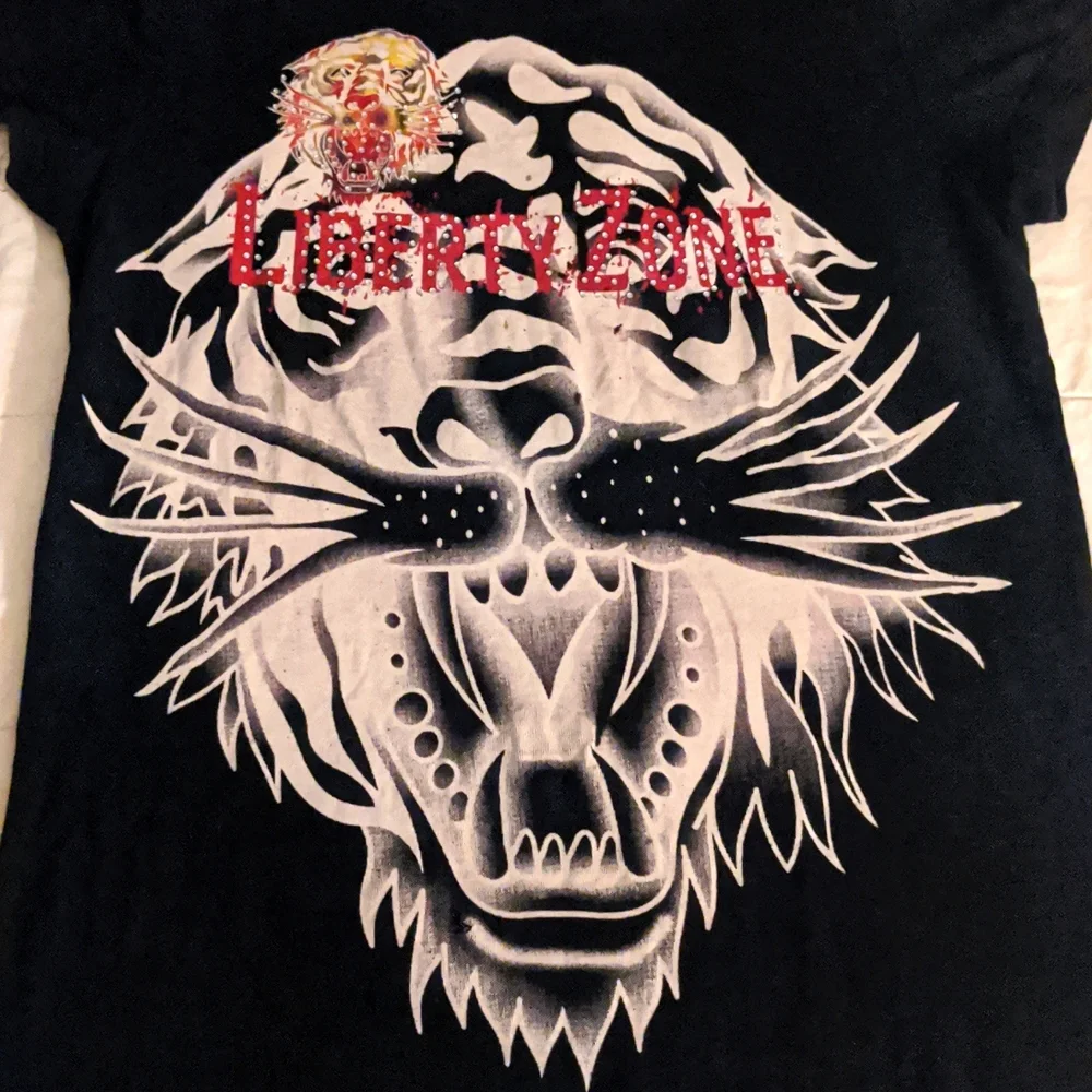 Liberty Zone women's top - Picture 2 of 4